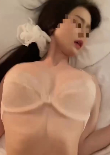 每次操撞击奶子都是上下跳，这也太大了吧！